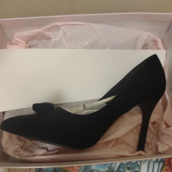 Heels - Picture 2 of 2